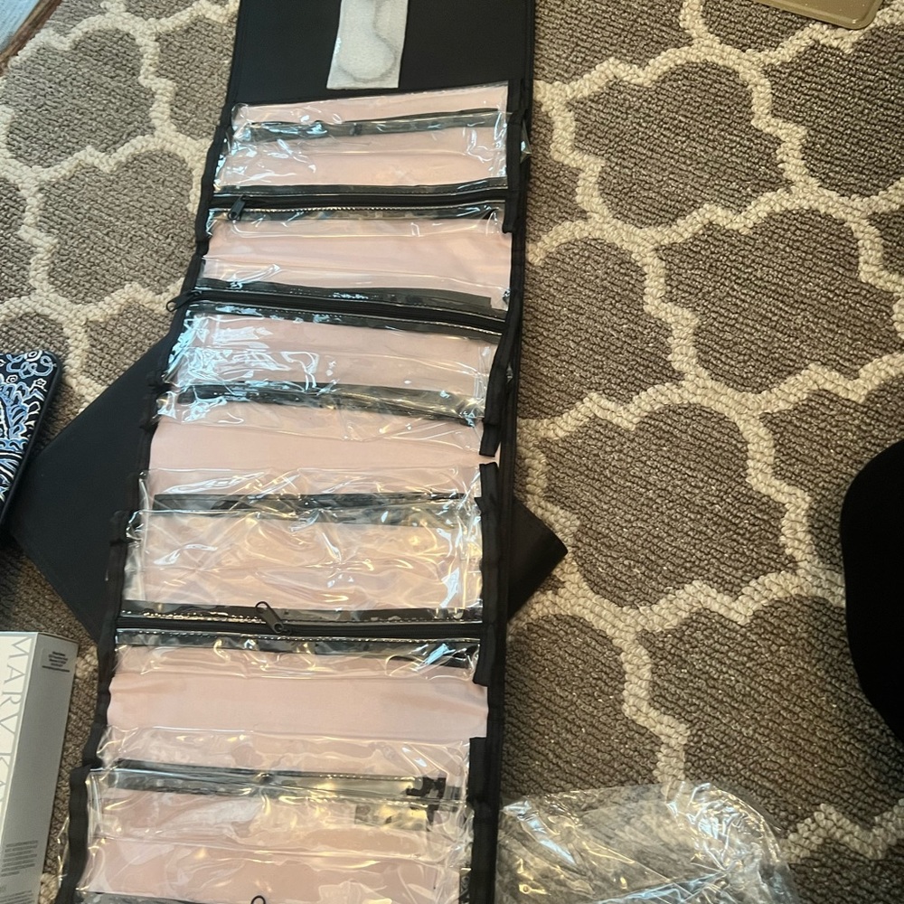 MaryKay, Travel storage bag